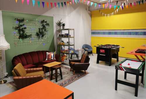 Cozy premises at Skattekammeret in Mørkved, there are many colors and more furniture so it is possi