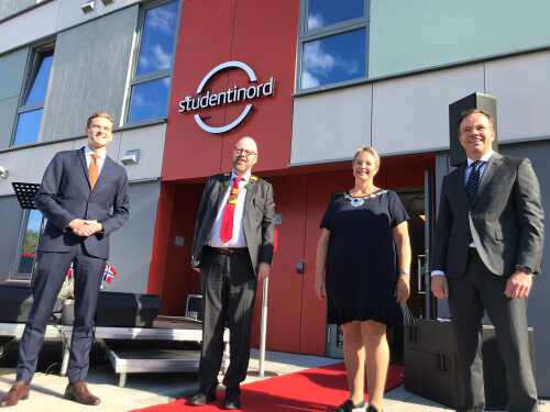 Adm. dir. i Studentinord Kristian Brunsvik Olsen, ordfører i Rana kommune Geir Waage, rektor Hanne 