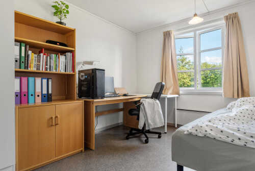 Moan student home