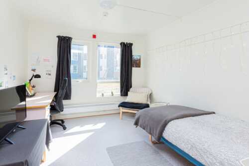 Hybel med eget bad Flatvold
