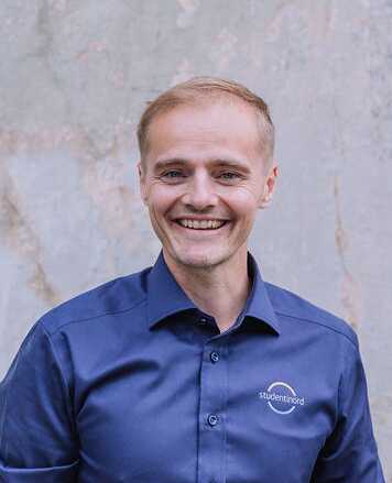 Portrett av studentvert Sveinung Hallanger
